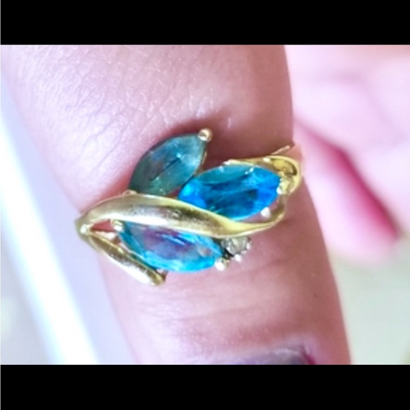 Topaz Blue. diamond accent marquis cut 3 stones 14k gold size 6. High quality - Picture 6 of 7